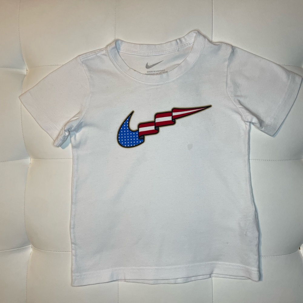 Nike boys American flag Nike Check T-shirt size 6